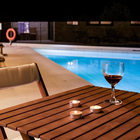 Appartamento Cream Cozy Getaway - 3 Pearls Pool Retreat Dempla Esterno foto